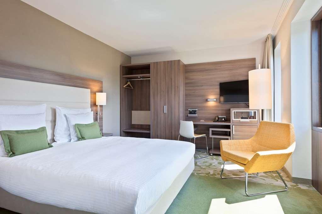 Melia Dusseldorf Hotel Room photo